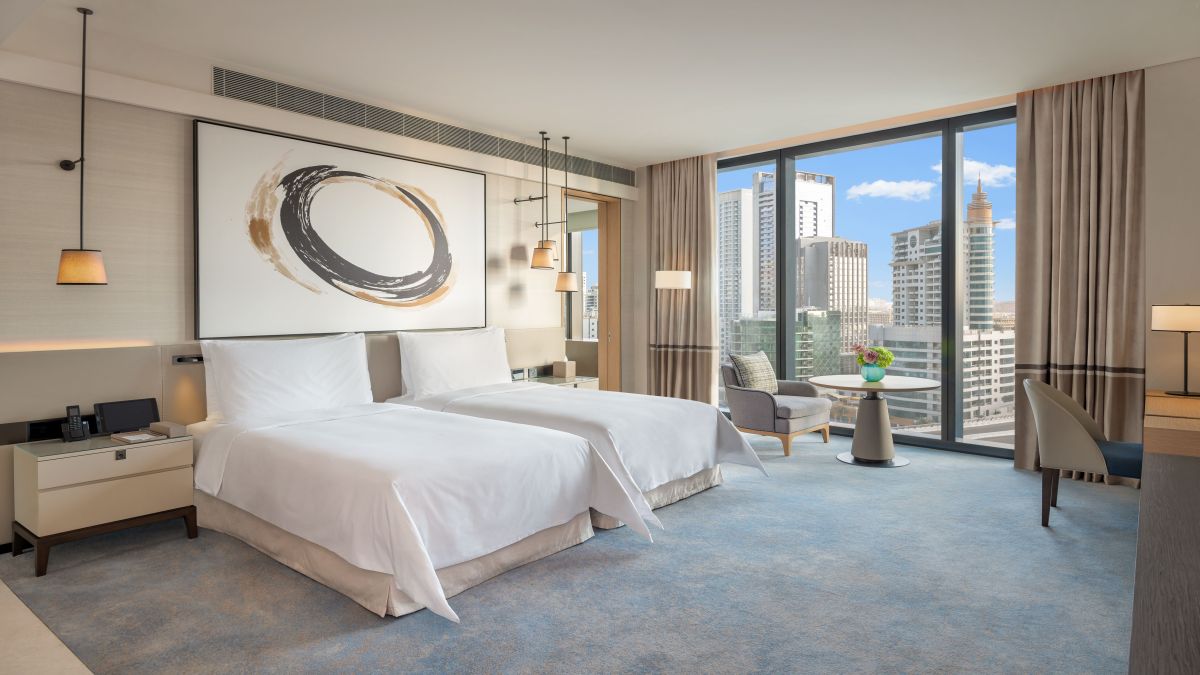 Marinára néző deluxe szoba