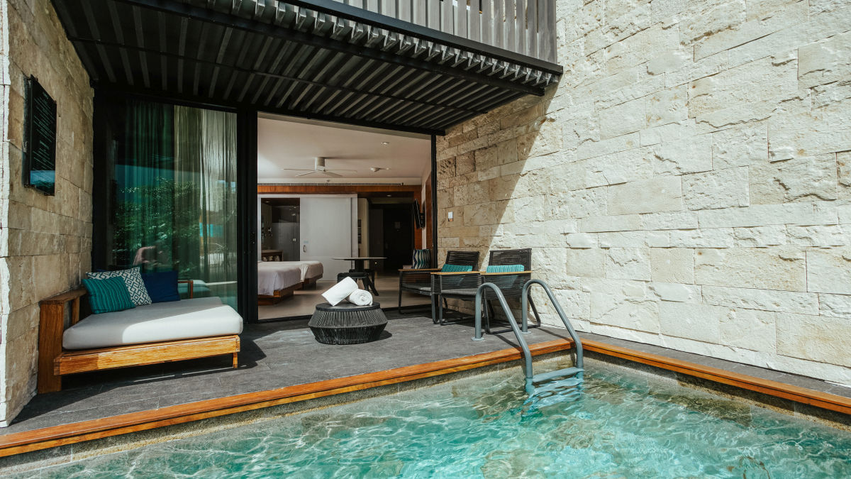 Medencekapcsolatos „king” szob